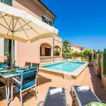 Apartment With Private Swimming Pool